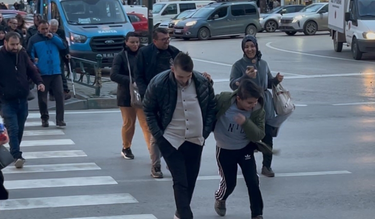 Bursa’da fırtına uyarısı.. Vatandaşlara "tedbirli olun" çağrısı