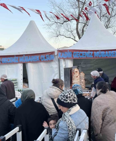 Gaziosmanpaşa Belediyesi’nden iftarda vatandaşlara döner ikramı