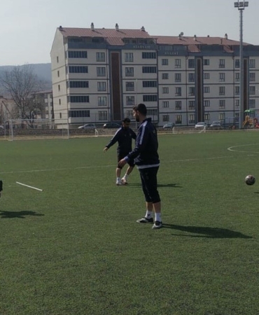 Söğütsporlu futbolcular son antrenman sonrası bayram iznine çıktı