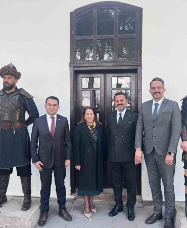 Bakan Yardımcısı Madak, Ertuğrulgazi Türbesi’ni ziyaret etti