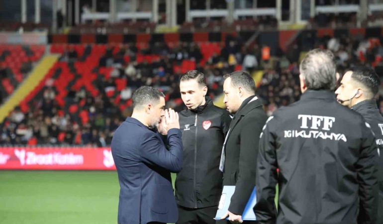 Ziraat Türkiye Kupası C Grubu’nda oynanacak olan Gaziantep FK - Fenerbahçe maçı stadın ışıklandırma sistemindeki arıza nedeniyle başlamadı.