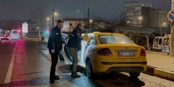 Tekirdağ’da takside yolcu dehşeti: Şoförü omzundan bıçakladı