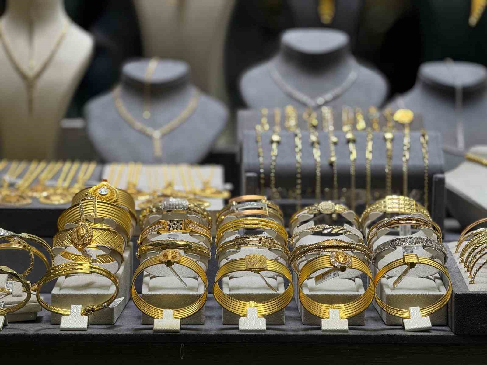 Altın fiyatlarında dalgalanma