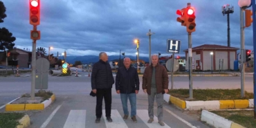Burhaniye’de düzensiz yanan ışıklar tepki çekti