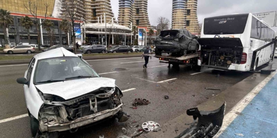 Kartal Sahili’nde zincirleme kaza: 1’i ağır 3 yaralı