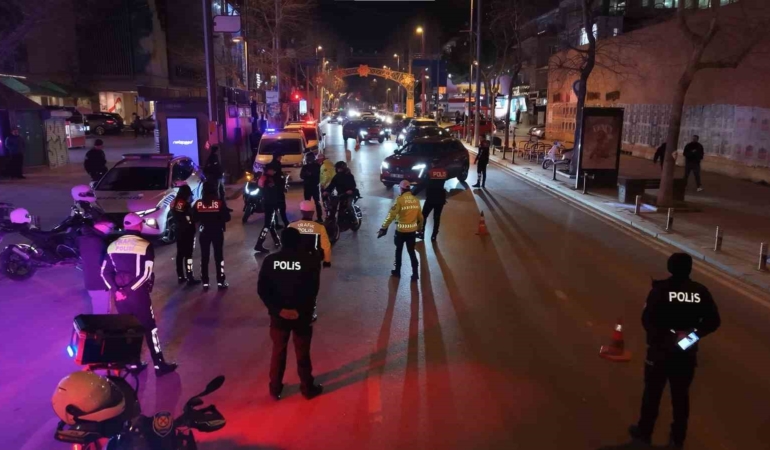 Bağdat Caddesi’nde trafik uygulaması: 400 bin lira ceza