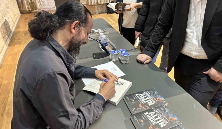 Politik kurgu romanı "Operasyon Altın Kubbe" tanıtıldı