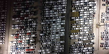 Haydarpaşa Limanı’nda gece mesaisi: 2026 model araçlar limana indirildi