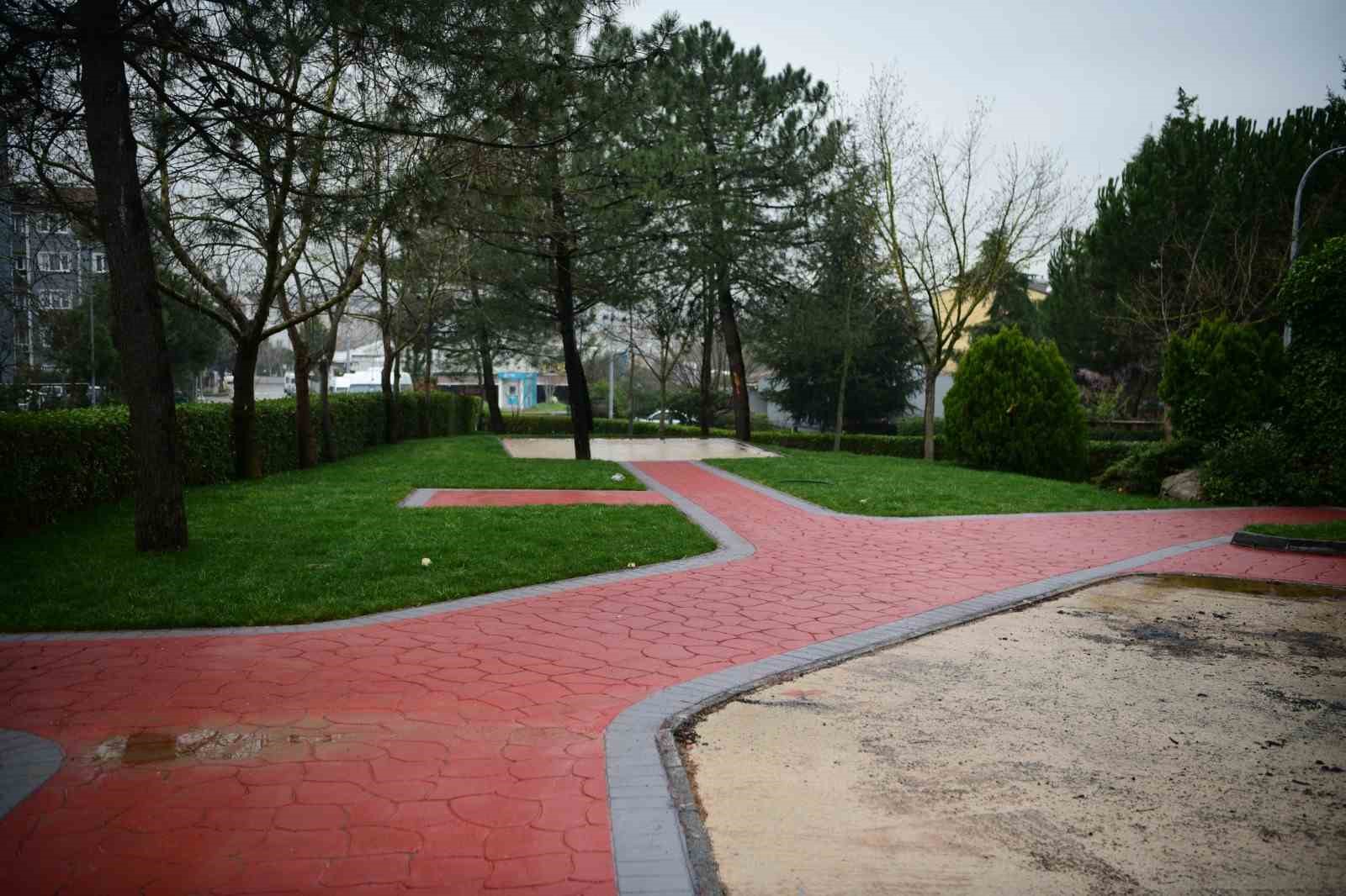 Çayırova’da yeşil alanlarda revizyon mesaisi