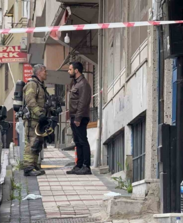 Bağcılar’da yangın tüpü dolumu yapılan iş yerine gaz sızıntısı: 2 işçi 6 sağlık çalışanı zehirlendi