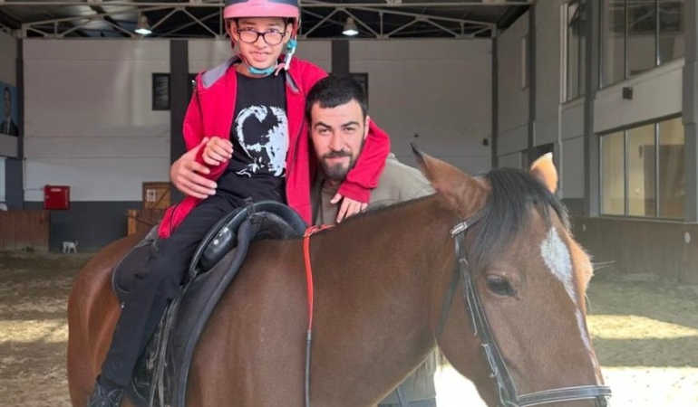 Başkan Ahmet Akın’ın örnek projesiyle korkular sevgiye dönüştü