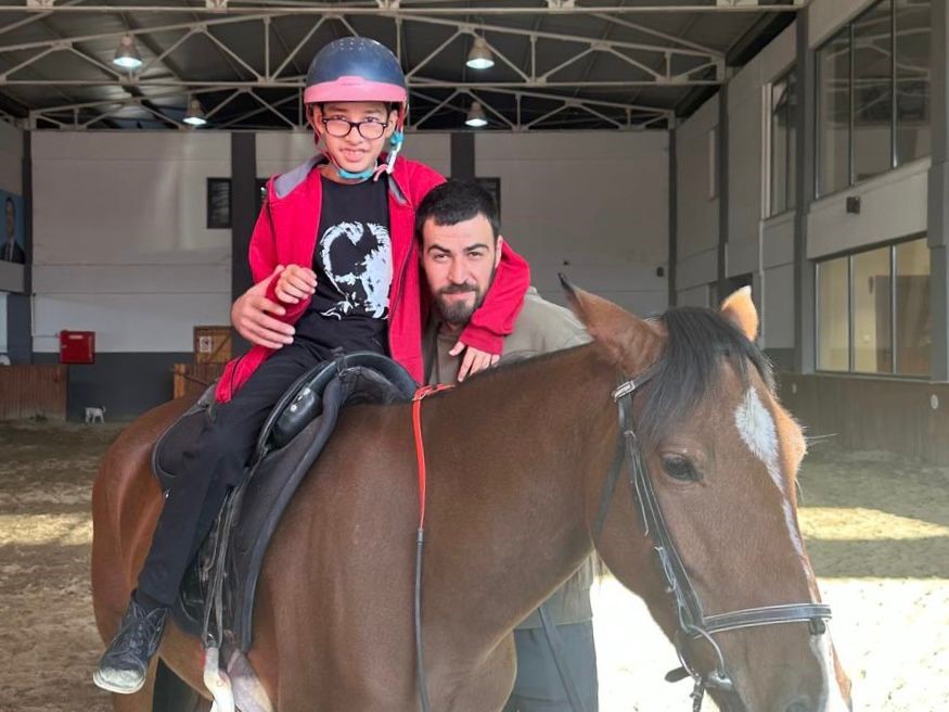 Başkan Ahmet Akın’ın örnek projesiyle korkular sevgiye dönüştü