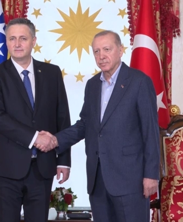 Cumhurbaşkanı Erdoğan, Bosna Hersek Devlet Başkanlığı Konseyi Başkanı Becirovic ile bir araya geldi