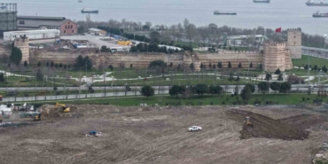 Tarihi Kazlıçeşme Meydanı’nda moloz utancı sona eriyor