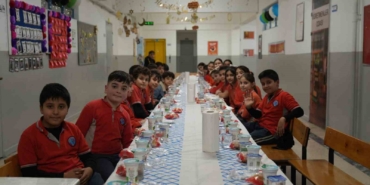 Minik kalpler iftar sofrasında buluştu