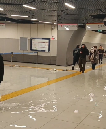 Yenibosna Metro durağını su bastı