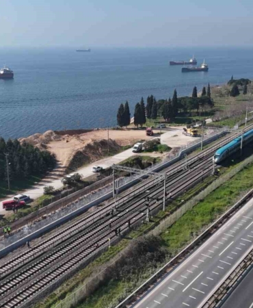 Kocaeli’de yüksek hızlı trenin çarptığı kişi hayatını yitirdi