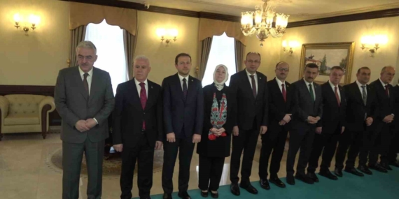 Bursa protokolü bayramlaşmak için bir araya geldi