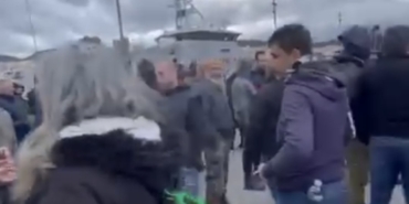 Eylemden sonra kapılar açıldı