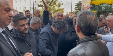 Bursa’da halk otobüsü esnafı belediye önünde toplandı