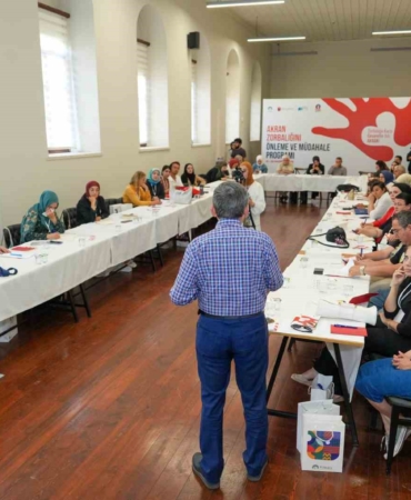 TÜRGEV’den akran zorbalığına karşı "akran nezaketi" modeli