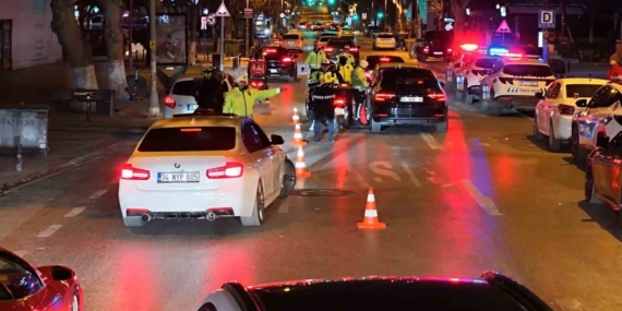 Kadıköy’de trafik ve asayiş denetimi: 2 milyon ceza, 80 araç trafikten men