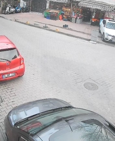 Fatih’te kapkaççı, kadının elindeki telefonu çaldı