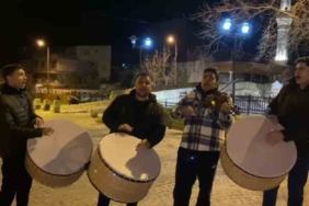 Yaklaşık bir asırdır sahura şarkılarla uyanıyorlar