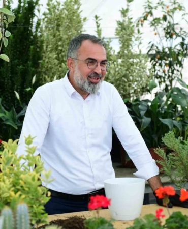 Süs bitkileri üretimi Kestel Belediyesi ile dünya pazarına açılıyor