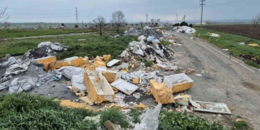 Tekirdağ’da kamyon kamyon atık döküldü