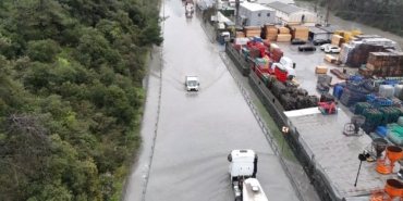 Eyüpsultan’da göle dönen yol havadan görüntülendi