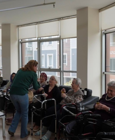 Gençlerden anlamlı ziyaret