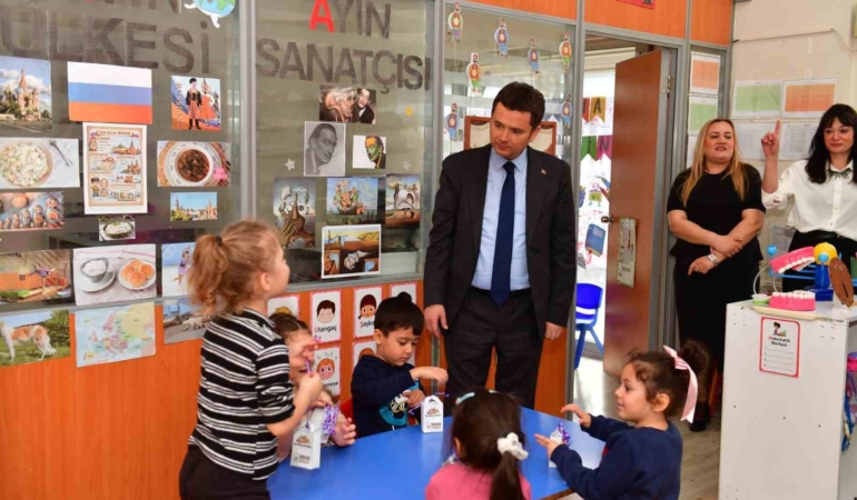 Başkan Erkan Aydın’dan çocuklara bayram ziyareti