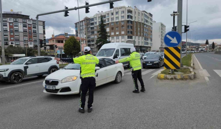 Balıkesir’de arife günü trafik yoğunluğu