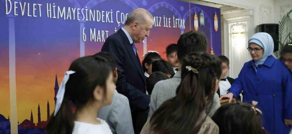 Cumhurbaşkanı Erdoğan, devlet himayesindeki çocuklarla gönül sofrasında buluştu