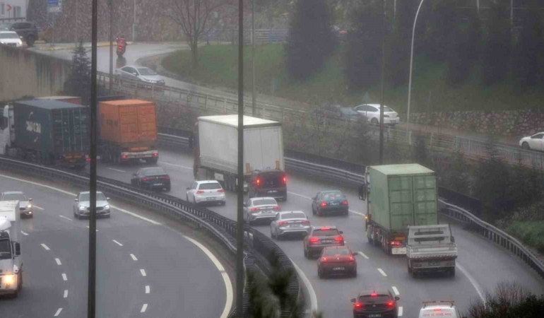 TEM’de bayram yoğunluğu başladı: Trafik akıcı seyrediyor