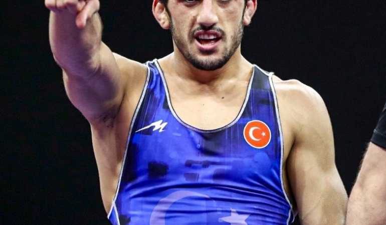 U23 Avrupa Şampiyonası’nda Azat Sarıyar’dan bronz madalya