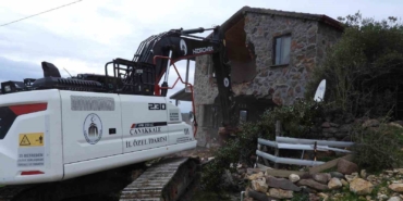 Çanakkale’de 31 kaçak yapı yıkıldı