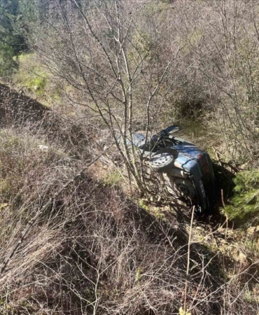 Bilecik’te otomobil dereye uçtu, 1 kişi yaralandı