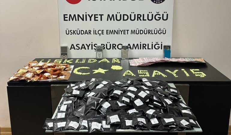 Üsküdar’da uyuşturucu operasyonu: 2 şüpheli kovalamacada kıskıvrak yakalandı