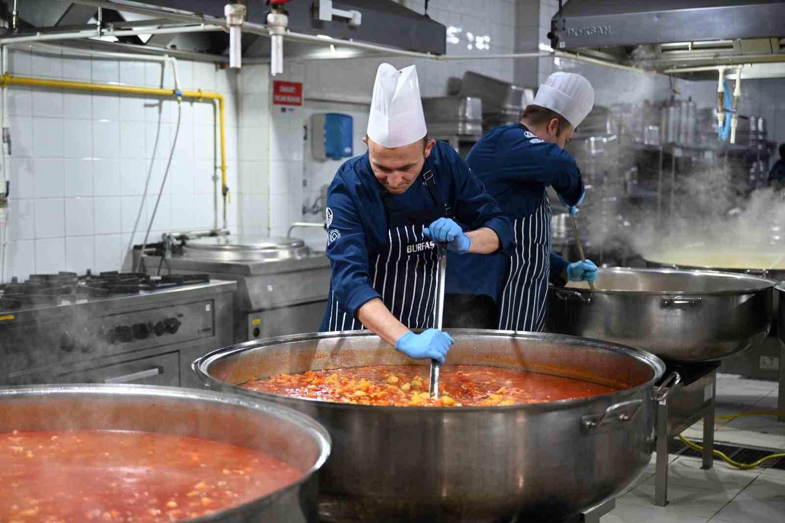 Bursa’nın dayanışma mutfağı büyüyor