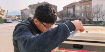 Abartı egzoz ile dolaştı, 58 bin lira ceza yiyince, "Devlet yakalar" mesajı verdi