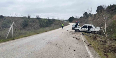 Direksiyon hakimiyetini kaybeden sürücü ağaca çarptı: 1 yaralı