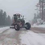 Uludağ’da bayramda kar sürprizi: Yollar beyaza büründü, ekipler seferber oldu
