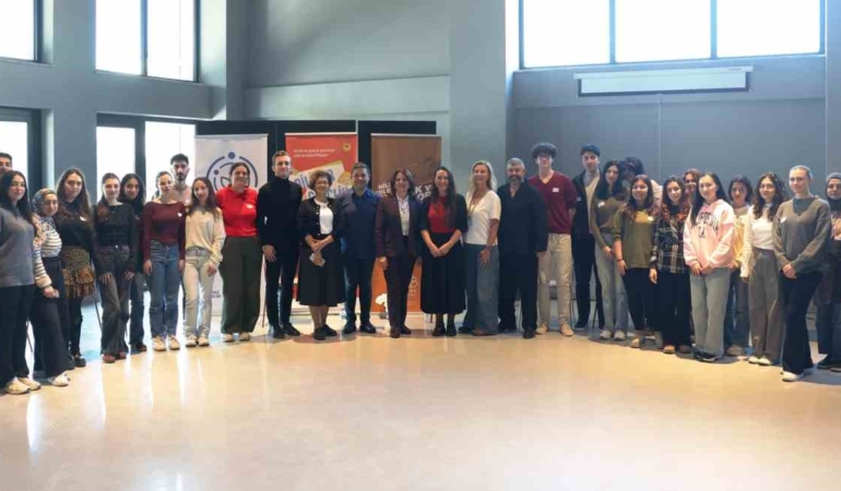 Gençler Nilüfer’de "İfade özgürlüğü" konuşuldu