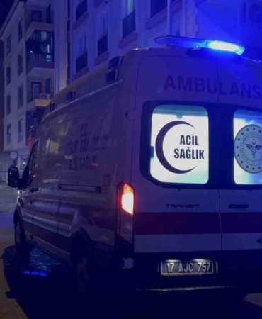 Çanakkale’de ev yangını: Mahsur kalan kişi kurtarıldı