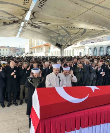İstanbul’daki kazada şehit olan polis memuru son yolculuğuna uğurlandı