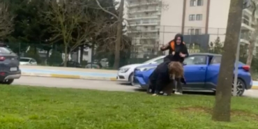 Pendik’te iki sürücü arasında yol kavgası çıktı: Kimseye aldırmadan yerlerde sürükledi