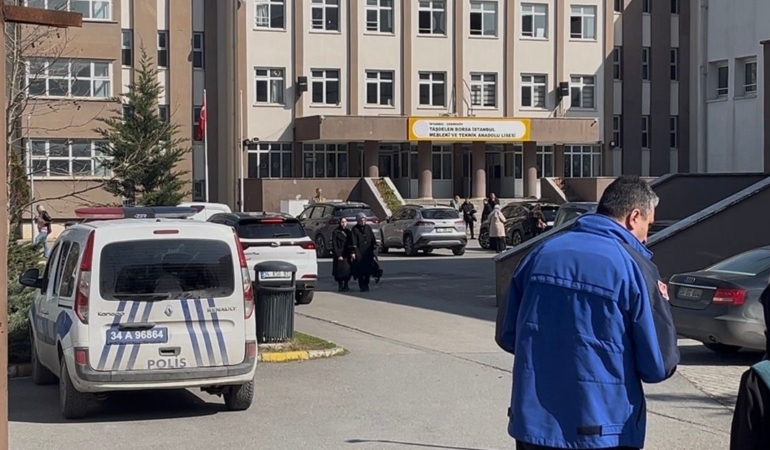 Çekmeköy’de lisede bıçaklı saldırı: 1 öğrenci, 2 öğretmen ve arkadaşını bıçakladı