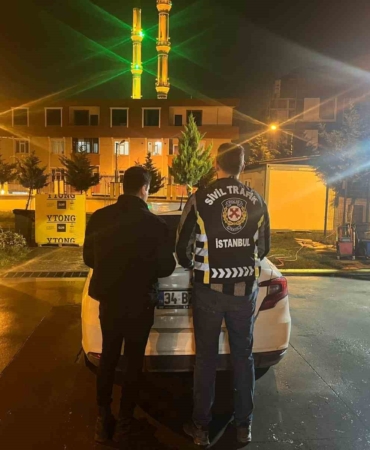 Arnavutköy’de trafikte kavga eden sürücüler, 602 bin TL ceza kesilerek tutuklandı